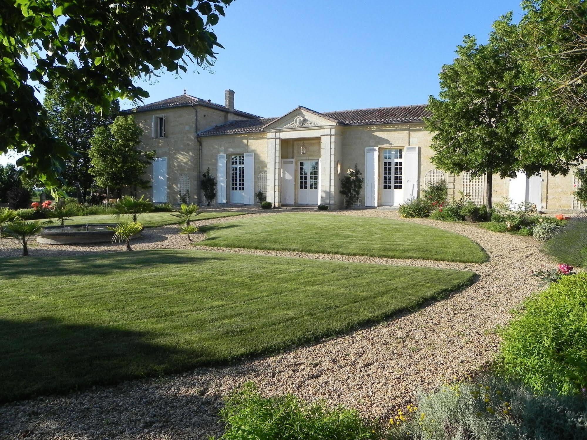 Chateau Belles Graves Panzió Pomérols Kültér fotó